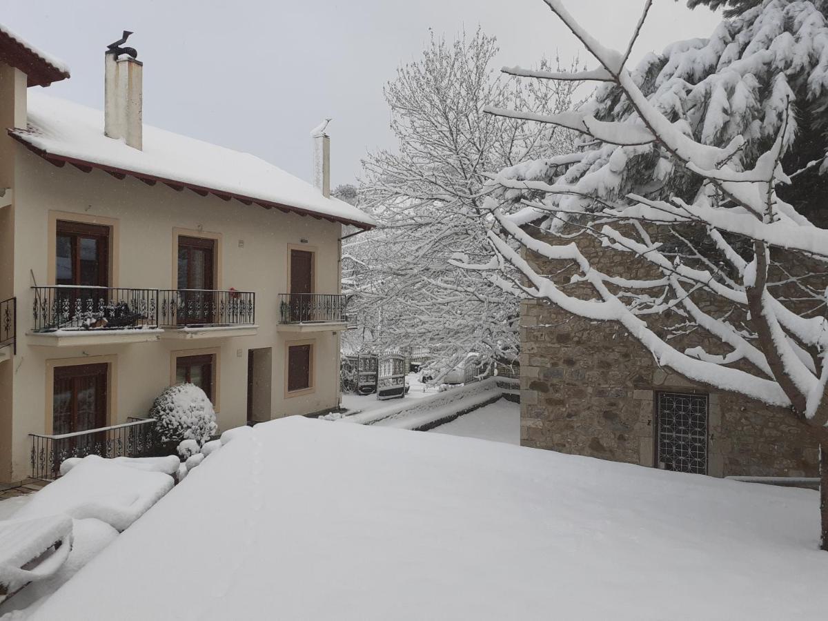 Family'S Houses Kalavryta Exterior foto