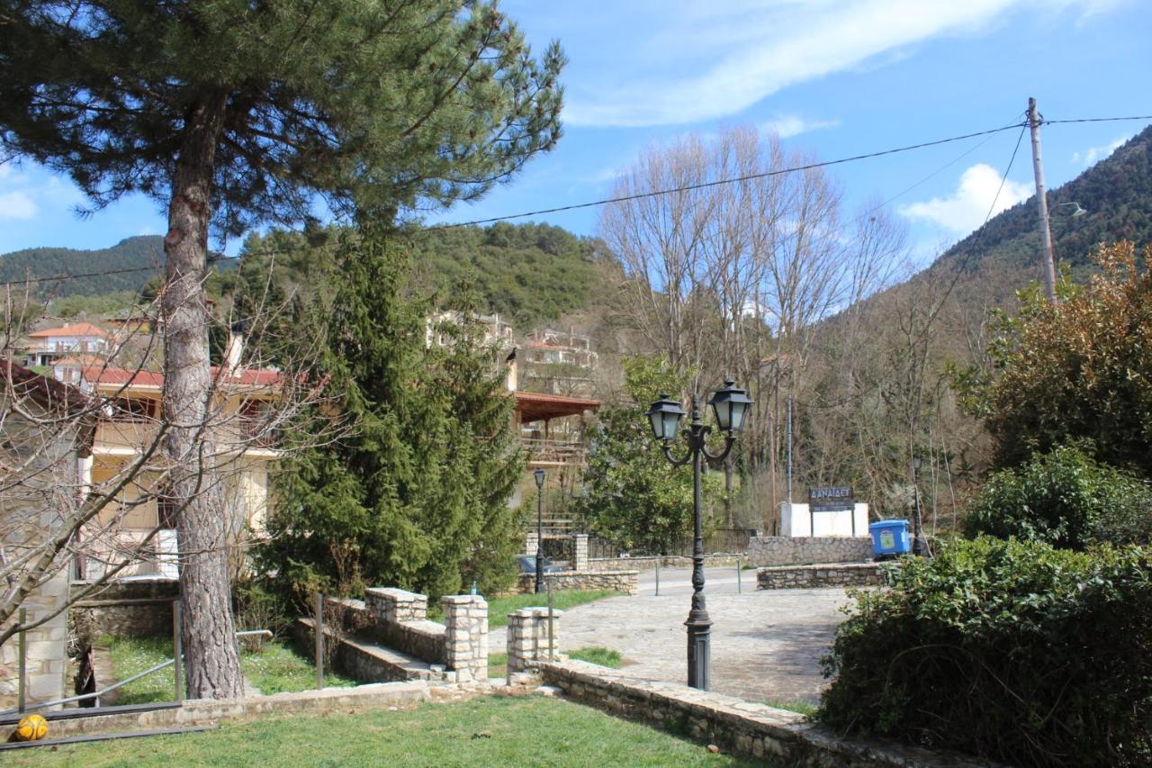 Family'S Houses Kalavryta Exterior foto